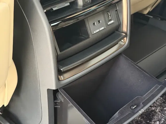 Toyota Alphard — Фото автомобиля 17