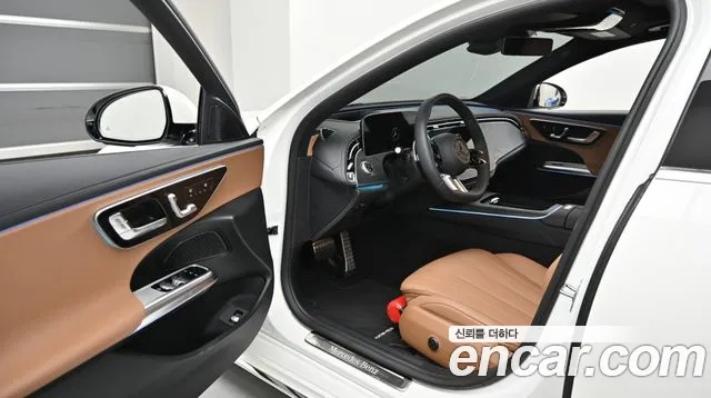 Mercedes-Benz E-Class — Фото автомобиля 11