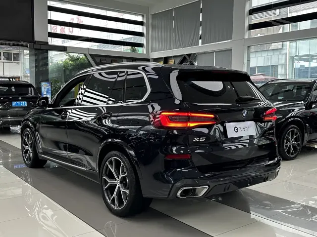 BMW X5 — Фото автомобиля 12