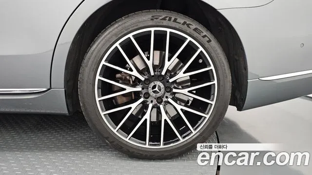 Mercedes-Benz S-Class — Фото автомобиля 18