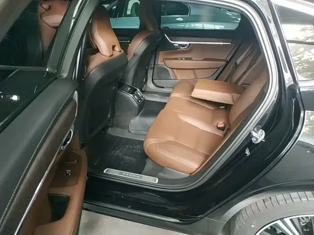 Volvo S90 — Фото автомобиля 16