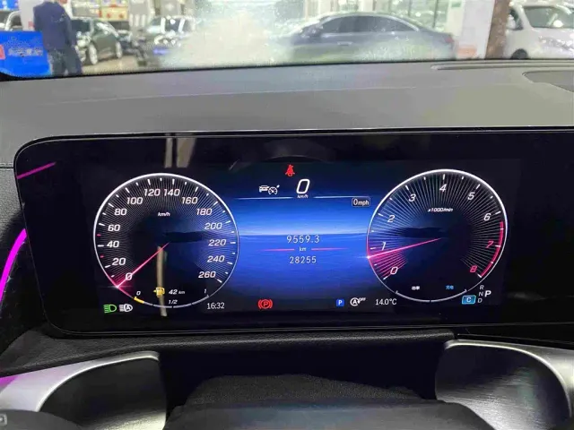 Mercedes-Benz GLB-Class — Фото автомобиля 12