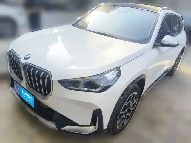 Фотография автомобиля — BMW X1