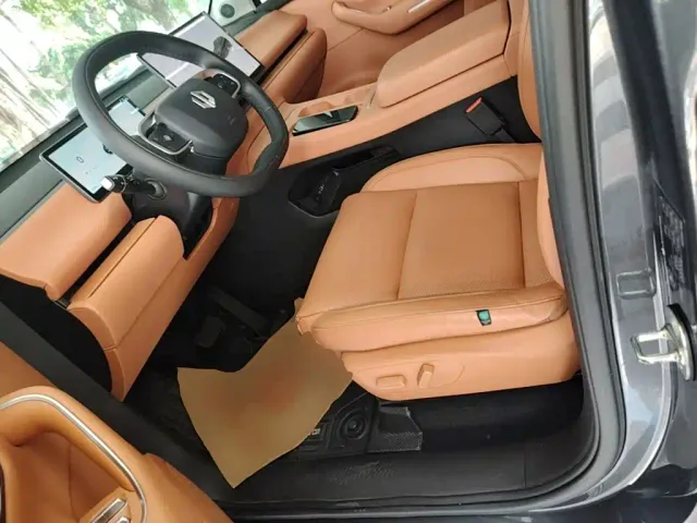 Leapmotor C10 — Фото автомобиля 14