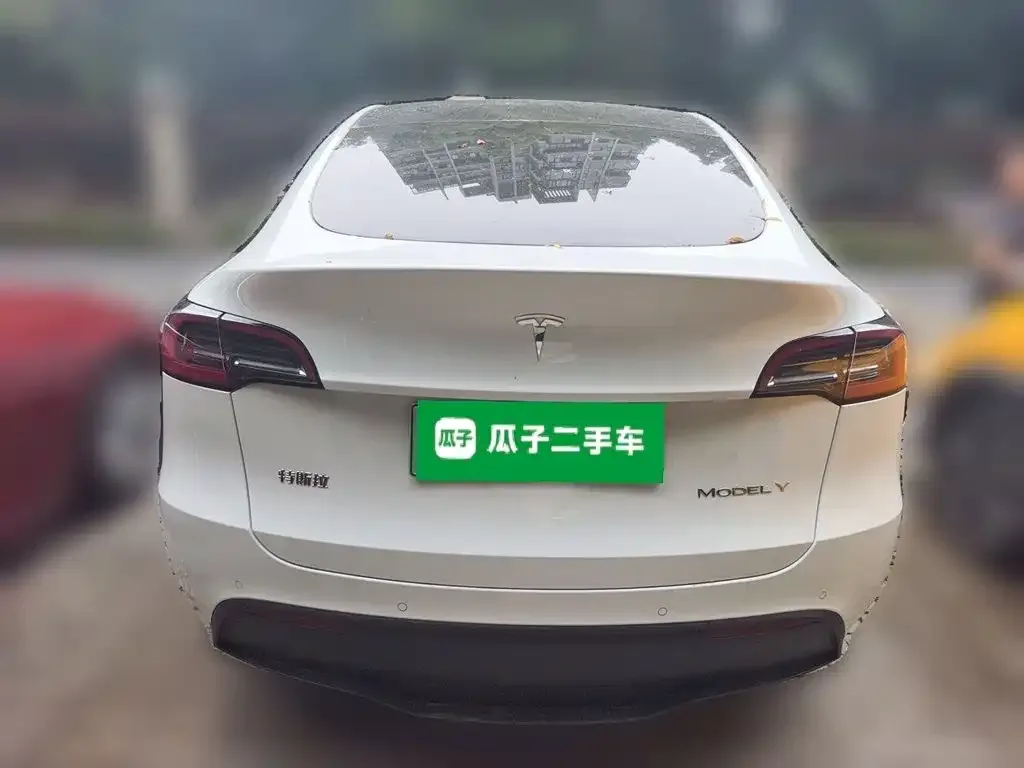 Tesla Model Y 2022 Facelift Rear-Wheel Drive Version — Фото автомобиля 3