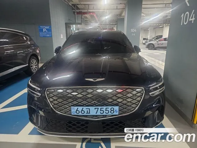 Фотография автомобиля — Genesis GV70 Electrified