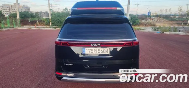 Kia Carnival Generation 4 — Фото автомобиля 4