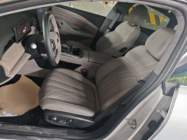 Geely Galaxy Xingyao 8 — Фото автомобиля 14