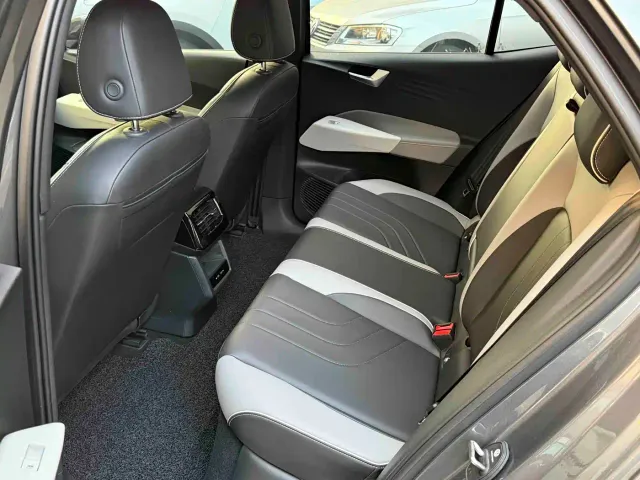 Volkswagen ID.3 — Фото автомобиля 6