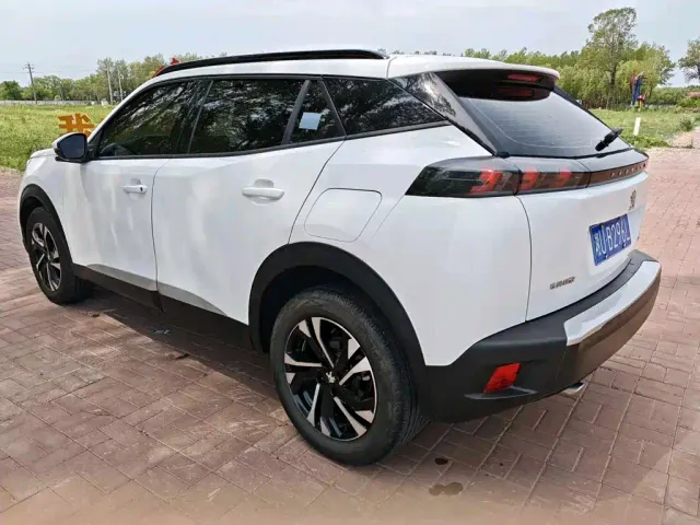 Peugeot 2008 — Фото автомобиля 7