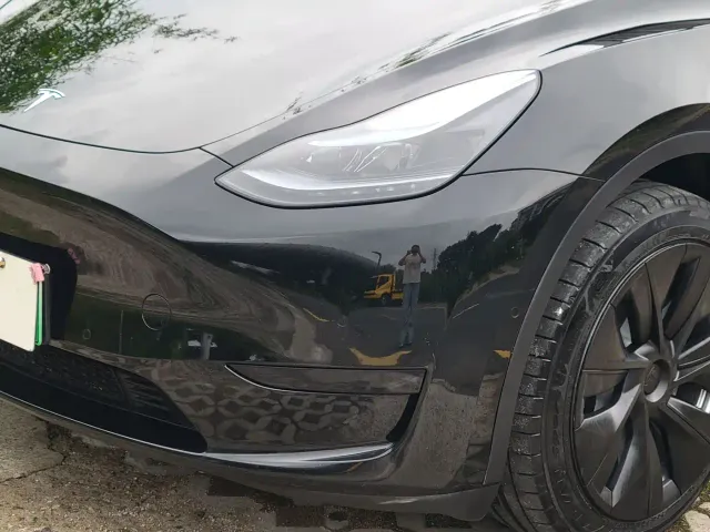 Tesla Model Y — Фото автомобиля 4