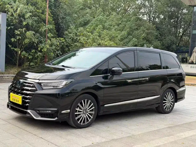 Фотография автомобиля — Honda Elysion