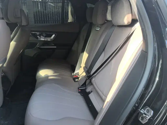 Mercedes-Benz EQE SUV — Фото автомобиля 13