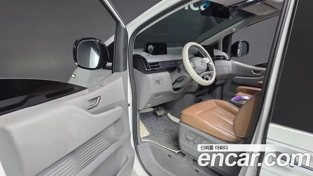 Hyundai Staria Staria L3.5 Lounge 9 мест — Фото автомобиля 10