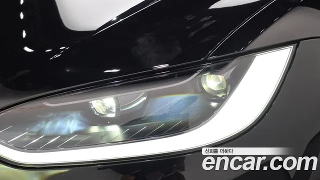 Tesla Model X — Фото автомобиля 22