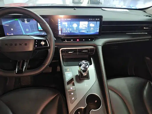 Roewe RX5 — Фото автомобиля 13