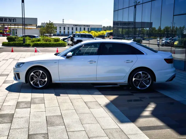 Audi Audi A4L 2023 40 TFSI Fashion Dynamic — Фото автомобиля 4