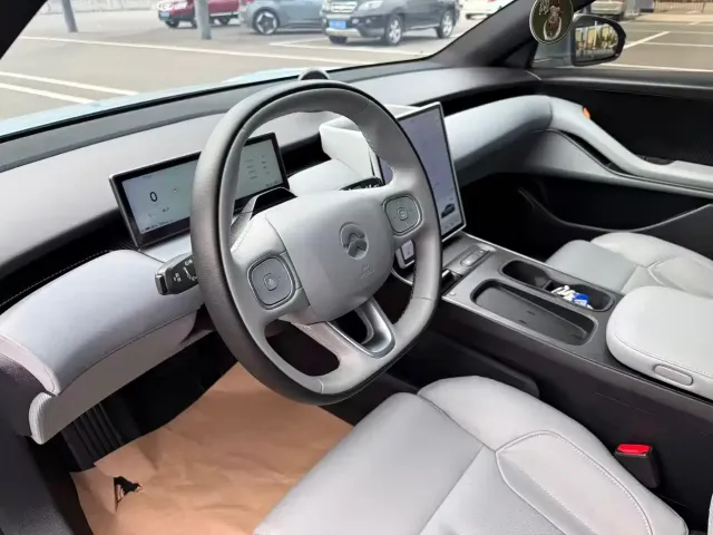 NIO NIO ET5 2022 75kWh — Фото автомобиля 16