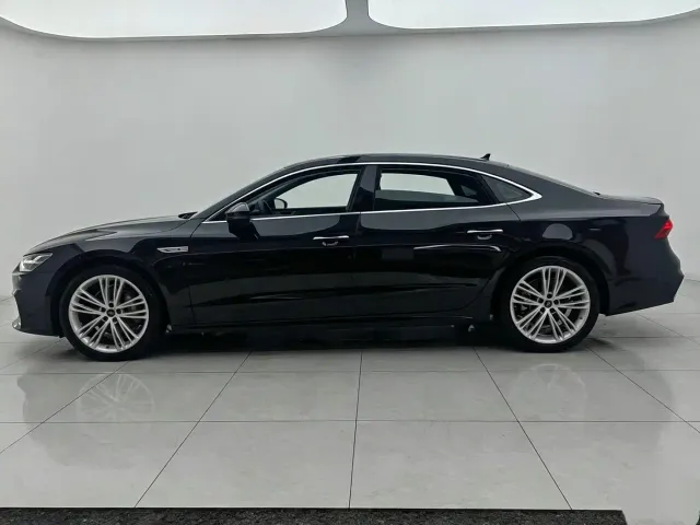 Audi A7L — Фото автомобиля 14