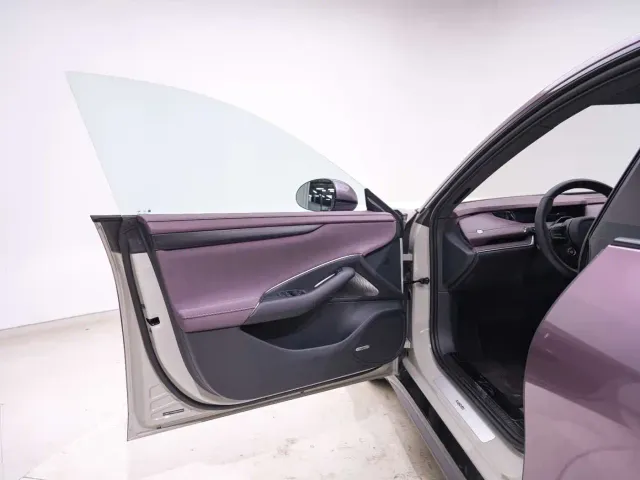 Xiaomi SU7 — Фото автомобиля 14