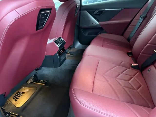 BMW 5 Series — Фото автомобиля 14
