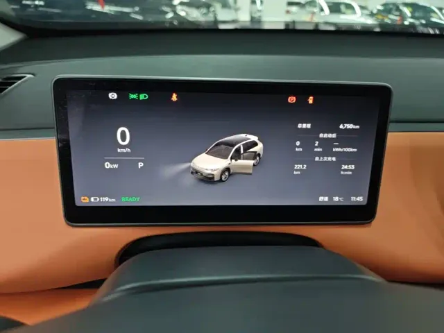 Leapmotor C10 — Фото автомобиля 11