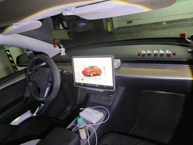 Tesla Model Y — Фото автомобиля 12