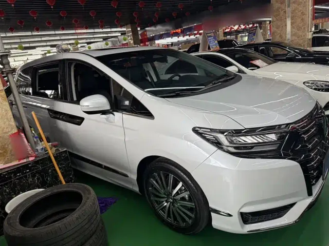 Honda Elysion — Фото автомобиля 7
