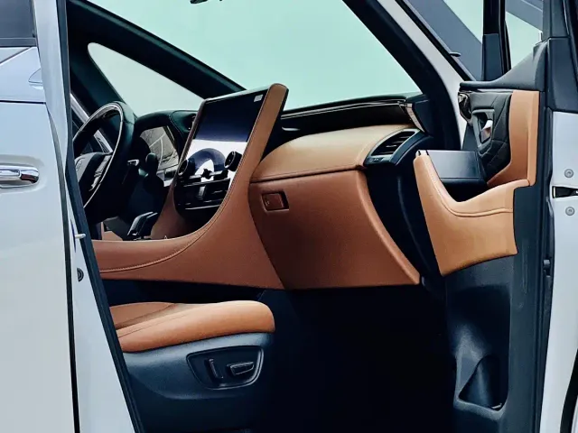 Toyota Vellfire — Фото автомобиля 7