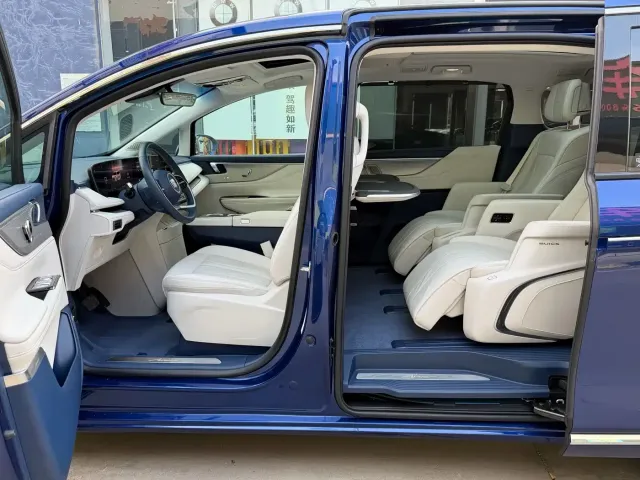Buick Buick GL8 New Energy 2024 Land Honor Luxury Edition 6-Seater — Фото автомобиля 10