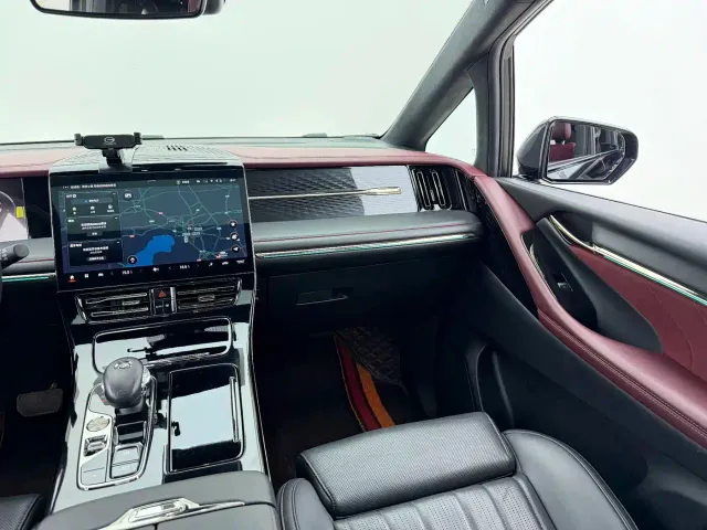 GAC Trumpchi M8 — Фото автомобиля 9