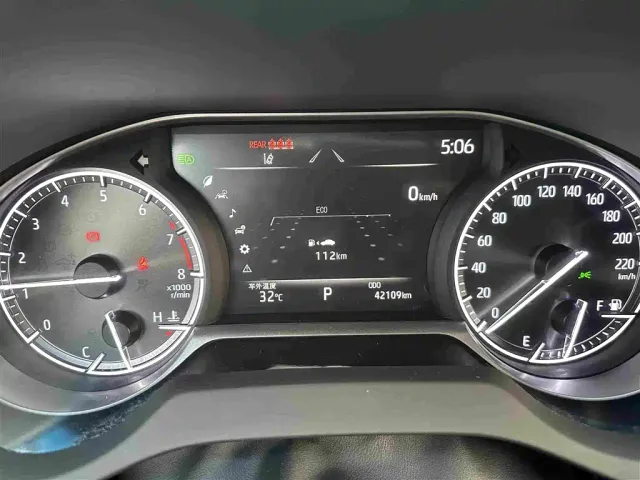 Toyota Harrier — Фото автомобиля 8