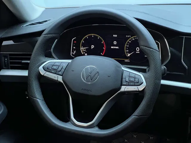 Volkswagen Passat — Фото автомобиля 7