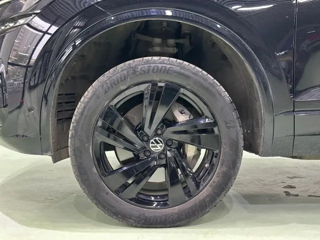 Volkswagen Touareg — Фото автомобиля 15