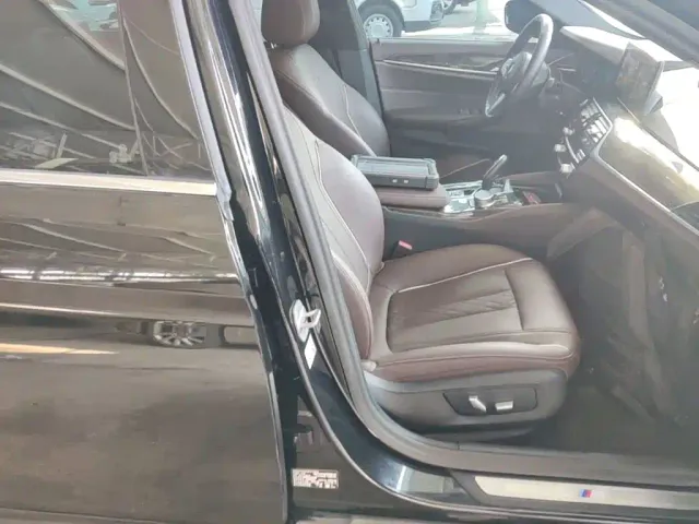 BMW 5 Series — Фото автомобиля 24