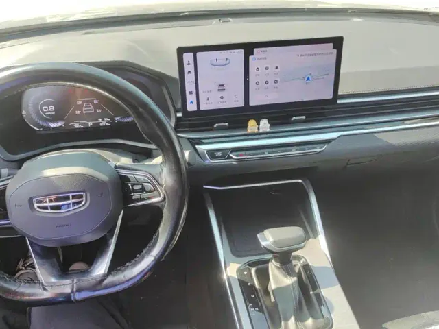 Geely Emgrand — Фото автомобиля 12