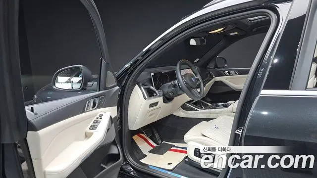 BMW X7 — Фото автомобиля 9