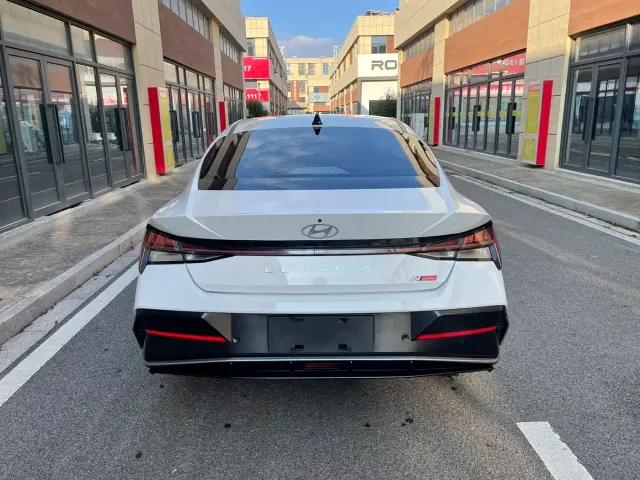 Hyundai Elantra — Фото автомобиля 7