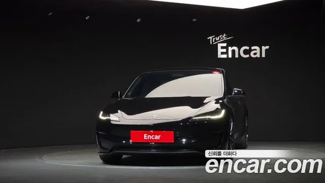 Tesla Model 3 — Фото автомобиля 3
