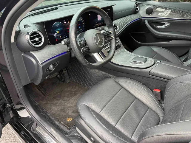Mercedes-Benz E-Class — Фото автомобиля 5