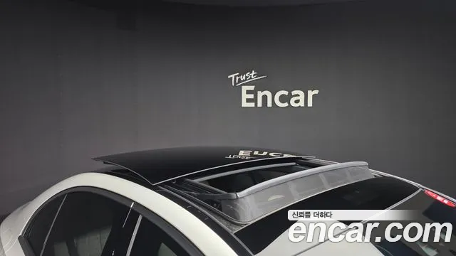 Mercedes-Benz E-Class — Фото автомобиля 20