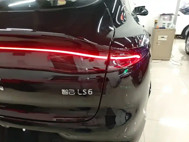 IM Motors LS6 — Фото автомобиля 7