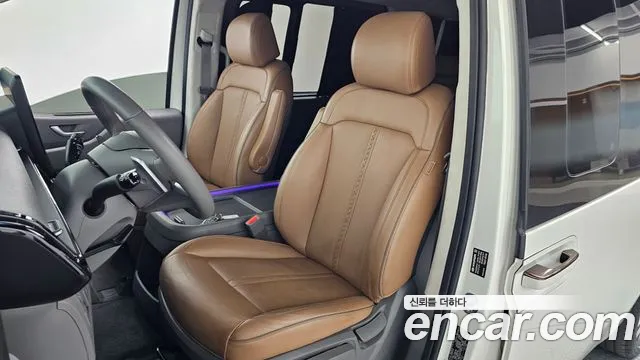 Hyundai Staria Staria 2WD автодом — Фото автомобиля 9