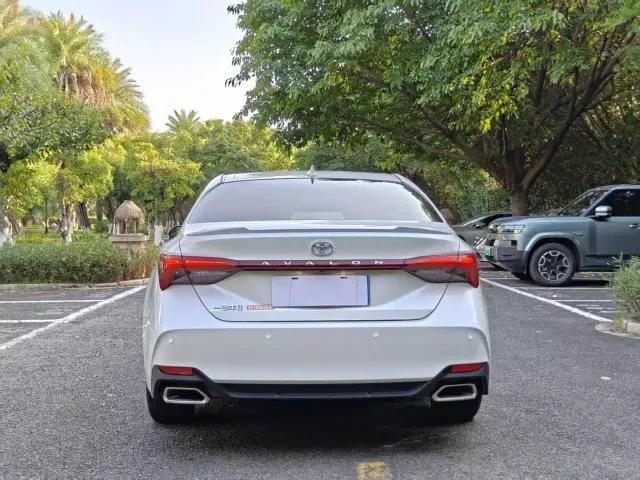 Toyota Avalon — Фото автомобиля 8