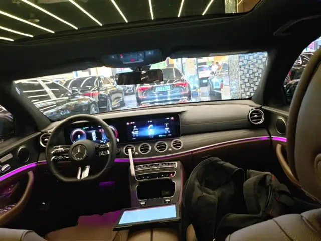 Mercedes-Benz E-Class — Фото автомобиля 9