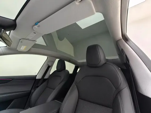 Tesla Model Y — Фото автомобиля 8