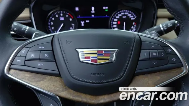 Cadillac XT5 — Фото автомобиля 9