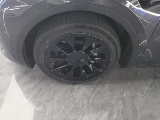 Tesla Model Y — Фото автомобиля 22