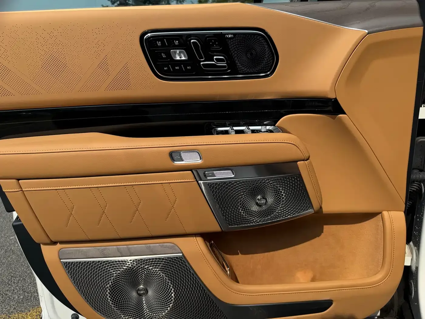 ZEEKR Zeekr 9X 2025 model Ultra Edition 70kWh — Фото автомобиля 11
