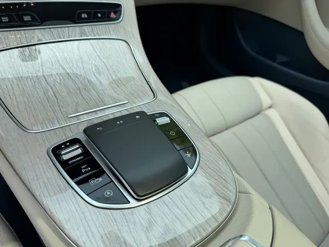 Mercedes-Benz E-Class — Фото автомобиля 9